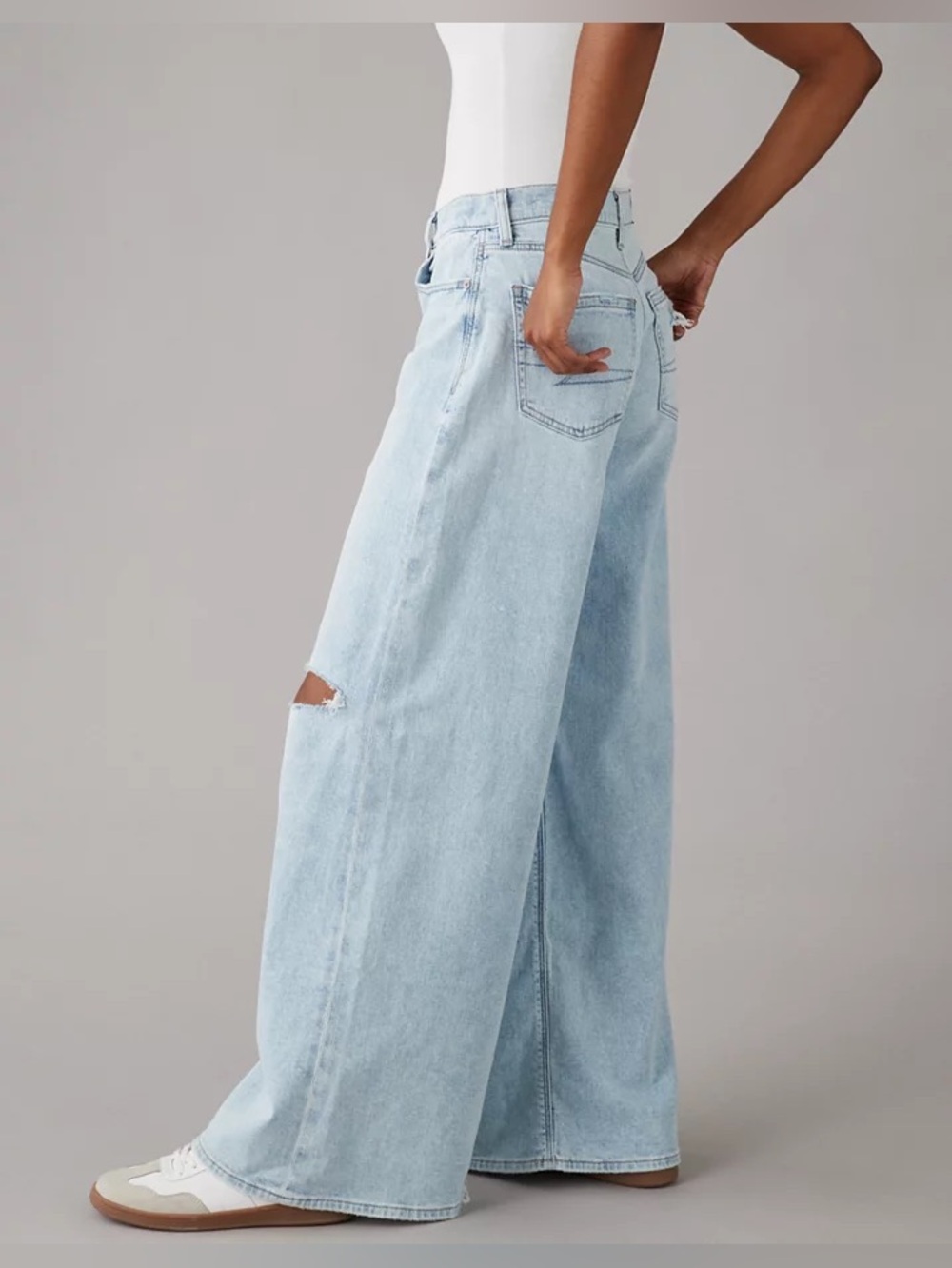 NWT American Eagle Dreamy Drape Ultra Wide-Leg Super High-Waisted Jean - Picture 3 of 16